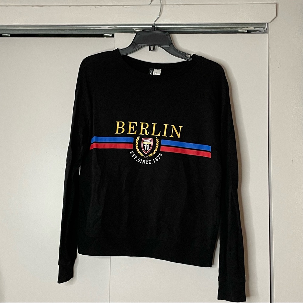 H&M - Berlin Graphic Sweatshirt